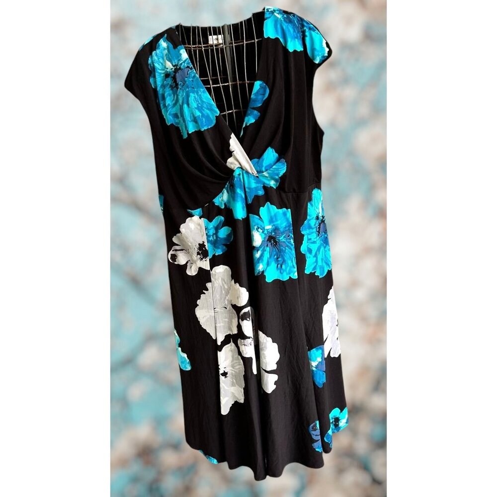 VTG Jones Studio Woman Blue Floral Dress 20W Black Sleeveless V Neck Fau…